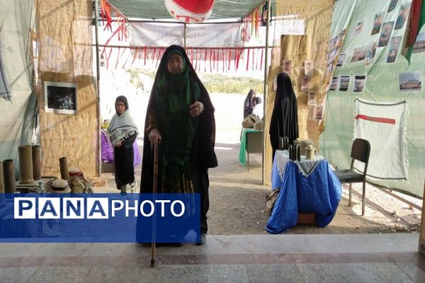 غبارروبی و عطر افشانی گلزار شهدای شهر بار در هفته دفاع مقدس
