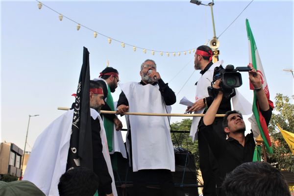 حماسه حضور نوجوانان کفن‌پوش قمی در راهپیمایی «عهد خون»