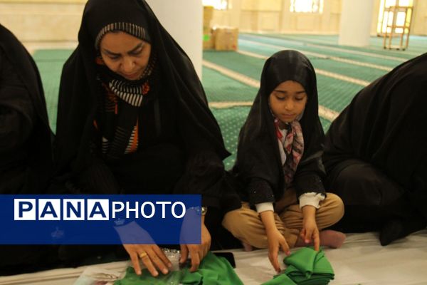 بسته‌بندی لباس همایش شیرخوارگان حسینی زنجان