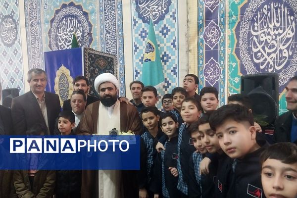 محفل انس باقرآن و اجرای سرود یاعلی با همکاری دانش‌آموزان مدرسه فرهنگ