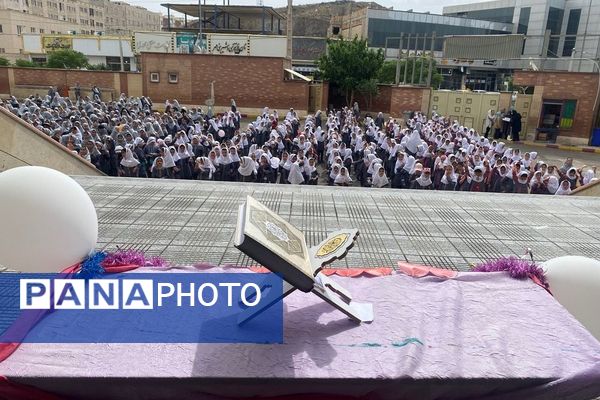 تجلی محبت و قدردانی از زحمات معلمان  در جشن سپاس معلم مدارس شهرستان ملارد 