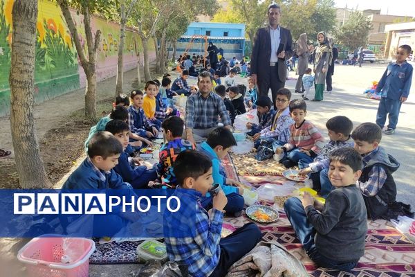 صبحانه سلامت در دبستان هیأت امنایی قرآنی مبین شهرستان شیروان