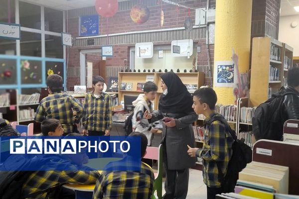 رونمایی از کتاب پسری که پرواز کرد در کتابخانه شیخ صدوق شهرری