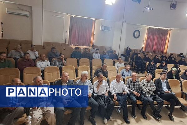 برگزاری کارگاه جهاد تبیین درباره جنگ تحمیلی دوازده روزه در سنندج
