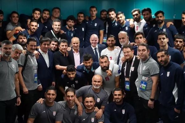 پیراهن سلطان بر تن اینفانتینو