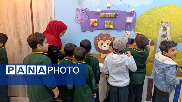 بازدید دانشآموزان دبستان پسرانه حضرت جوادالائمه (ع) از مرکز استاندارد یزد