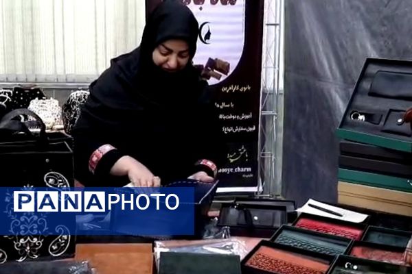 جشنواره تن پوش نور در باقرشهر 