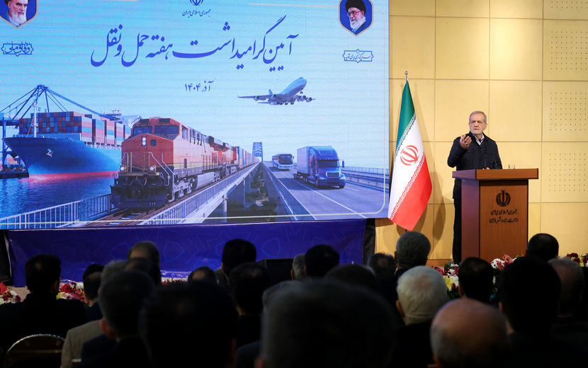  مصمم به ساخت شاهراه‌ها هستیم/ به دنبال اصلاح شبکه‌های اصلی و نیمه‌اصلی حمل‌ونقل هستیم