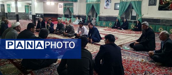 نشست مسئولان و هیات امنای مسجد صاحب الزمان (عج) روستای گزکوه 