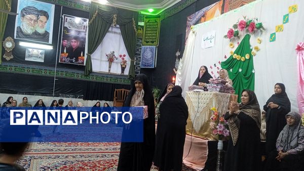 تجلیل از مادران شهید روستا در آیین روز مادر حسینیه علی اکبری فدافن 