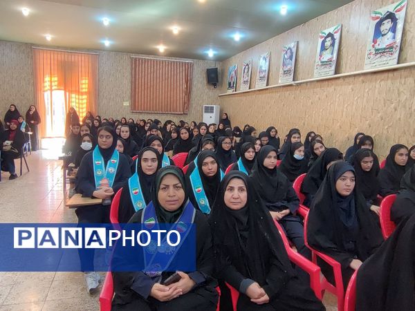 دانش‌آموزان با آرمان شهدا تجدید میثاق کردند