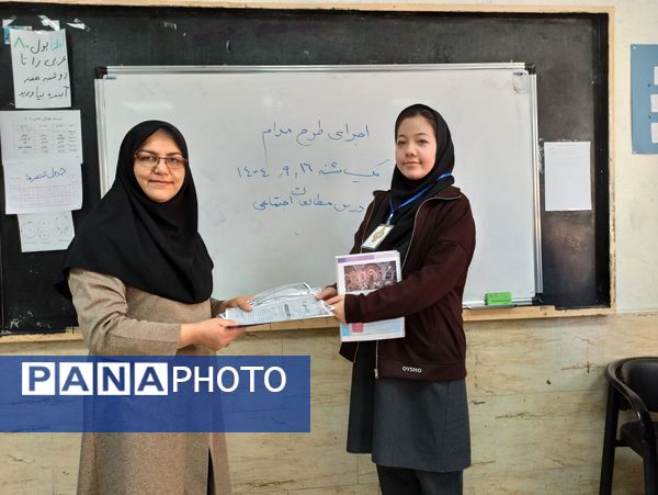 اجرای طرح مُدام در دبیرستان دخترانه ۱۳ آبان ؛ گامی برای ارتقاء یادگیری پایدار 