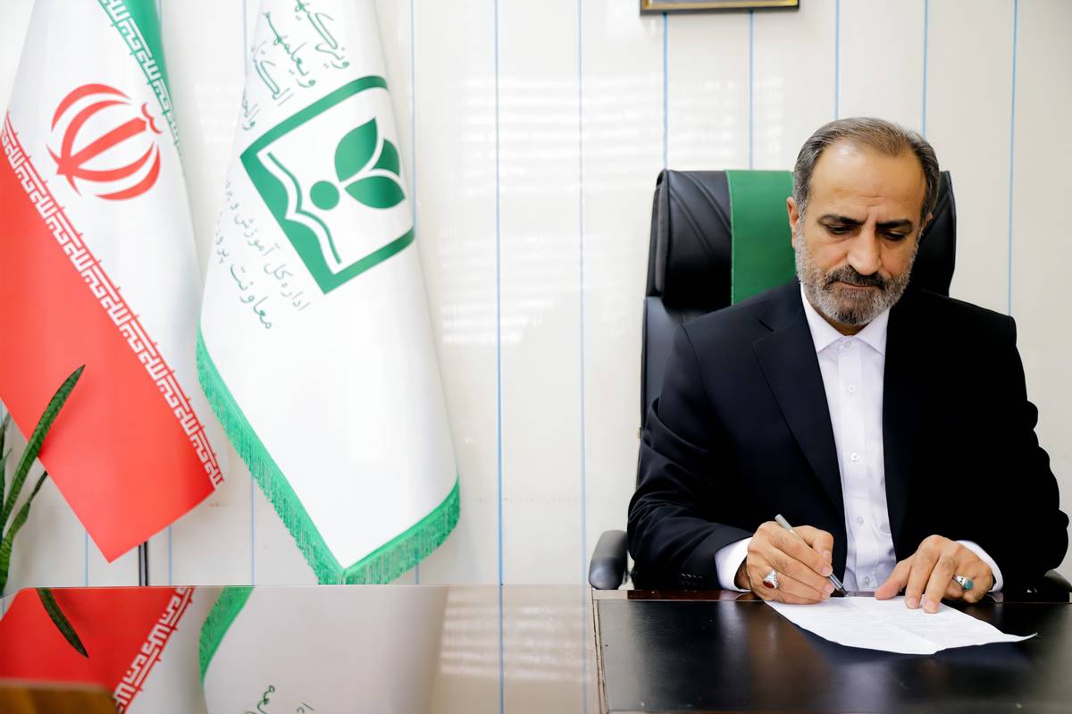 معاون پرورشی و فرهنگی آموزش و پرورش شهر تهران سالروز تأسیس سازمان دانشآموزی را تبریک گفت