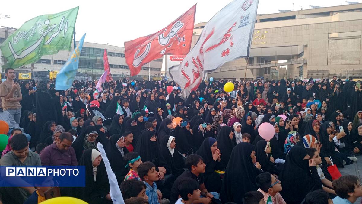 جشن مردمی عید بیعت به مناسبت آغاز امامت حضرت مهدی(عج) در مشهد مقدس
