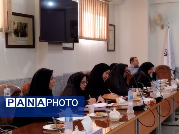 جلسه آموزشی ویژه مراقبان سلامت مدارس کاشان