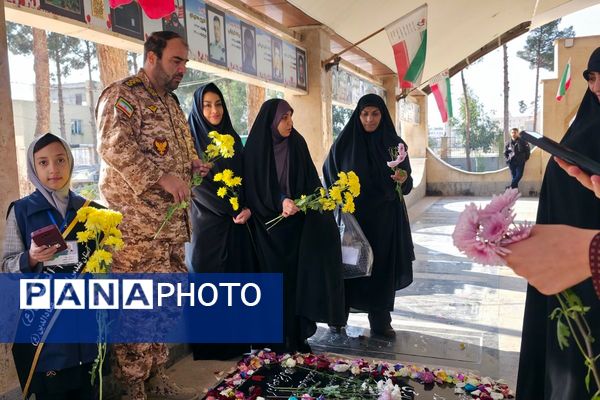 مراسم عزاداری حضرت ام‌البنین(س) همراه با تجلیل از خانواده‌های شهدا در رباط‌کریم