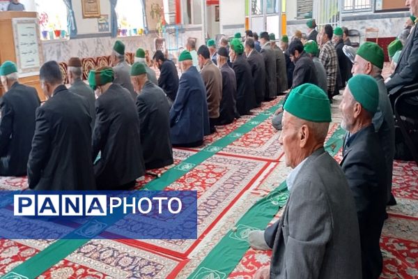 نماز جمعه همزمان با ایام فاطمیه در مسجد جامع شهر بارنیشابور