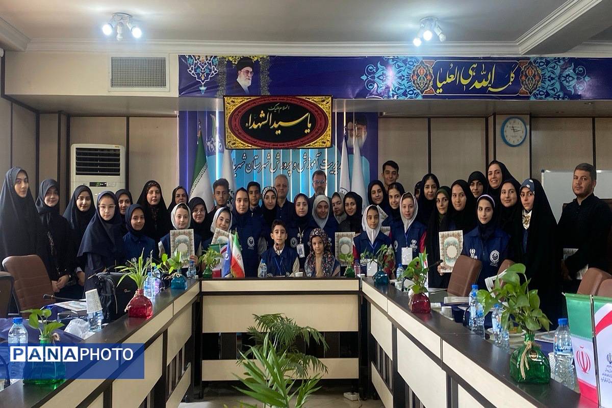 تقدیر از پنجاه دانشآموز خبرنگاران فعال پانا سال تحصیلی ۱۴۰۳-۱۴۰۴ شهریار