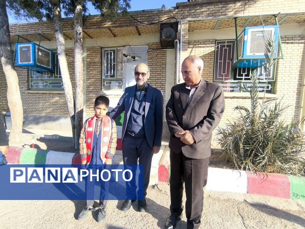 تجلیل از خبرنگار ارشد دبستان شهید پسندیده فدافن