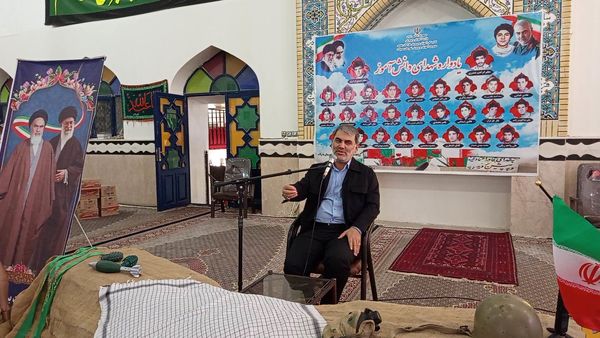 تجدید میثاق نسل آینده با شهدای دیروز در مسجد جامع شادمهر
