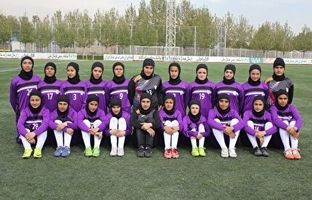 دختران ایران در اردوی تیم ملی پا به توپ می‌شوند