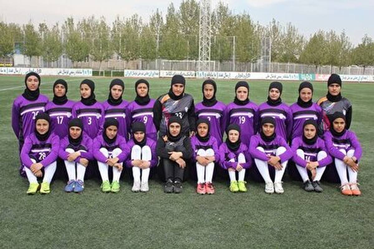 دختران ایران در اردوی تیم ملی پا به توپ میشوند