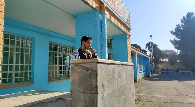 زنگ آغاز هفته بسیج دانش آموزی در دبیرستان شاهد ابوذر غفاری نیشابور