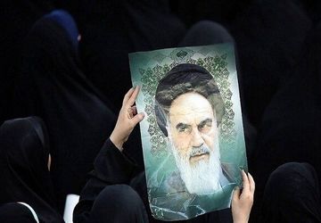 اعتراض تاریخی امام خمینی به کاپیتولاسیون: افشای خیانت و دفاع از استقلال ملت ایران