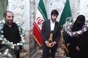 استقبال از مدال‌آور المپیاد جهانی فیزیک در حرم حضرت معصومه(س)