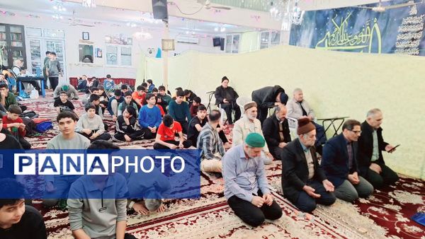 اعتکاف دانش‌آموزی در گرگان