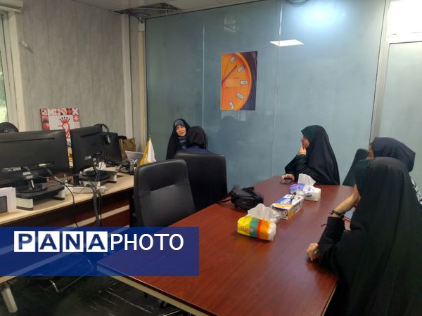 بررسی تاثیر پیشرفت علم و فناوری در صدا و سیما توسط دانش‌آموز خبرنگاران