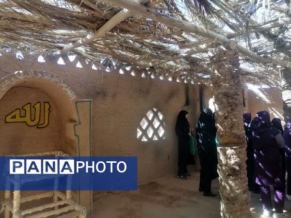 آشنایی نوجوانان با تاریخ صدر اسلام در نمایشگاه حدیث غربت یزد