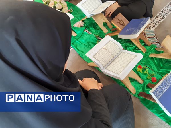 برگزاری محفل انس با قرآن در دبیرستان نور اردبیل
