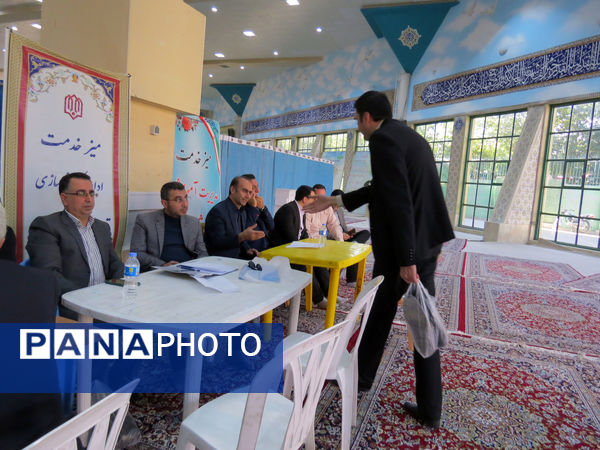 برپایی میز خدمت آموزش و پرورش خراسان شمالی