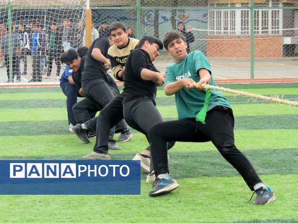 مسابقات طناب کشی شهید پارسا منصور در دبیرستان شاهد ابوذر غفاری 