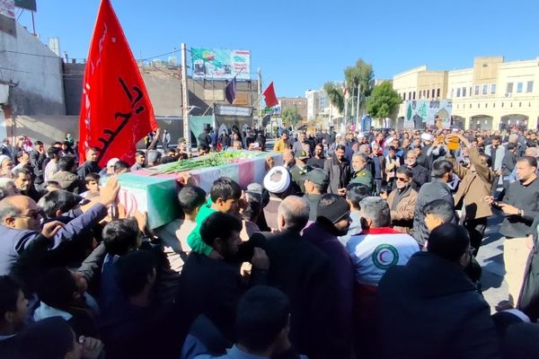 تشییع پیکر مطهر شهید گمنام در شهرستان دارالصابرین بم 