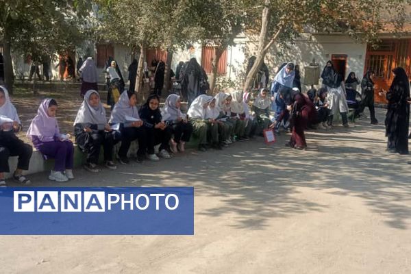 حضور دانش‌آموزان ناحیه دو شهرری در نمایشگاه طرح‌های علمی پژوش سرای بصیرت 