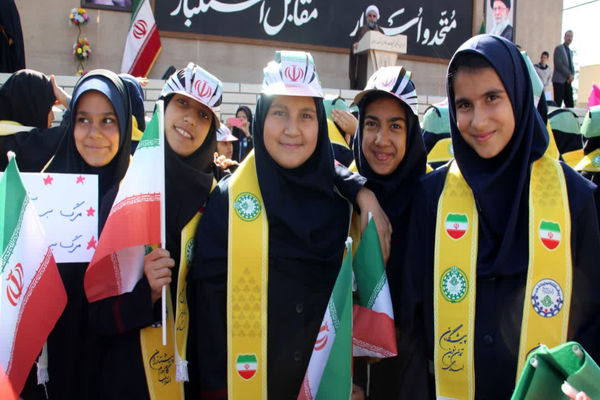 راهپیمایی ۱۳ آبان در سمنان همزمان با سراسر کشور