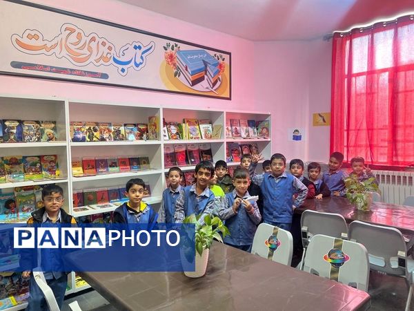 افتتاح کتابخانه در دبستان شهید اسلامی تبادکان 