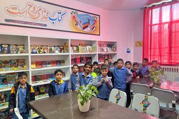 افتتاح کتابخانه در دبستان شهید اسلامی تبادکان 