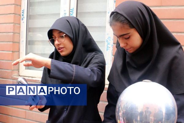مراسم هفته پژوهش در دبیرستان بانو عفت آهنگری شهرری