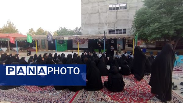 بازدید مسئولین اداره آموزش و پرورش از هیئت دانش آموزی دختران حاج قاسم 