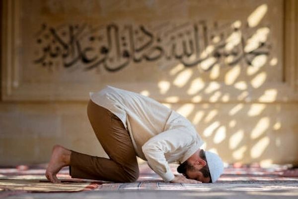 نماز پایه و اساس دین است