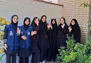 خاطرات دانش‌آموزان پایه‌ نهمی دبیرستان زینبیه ۲ در پایان امتحانات 