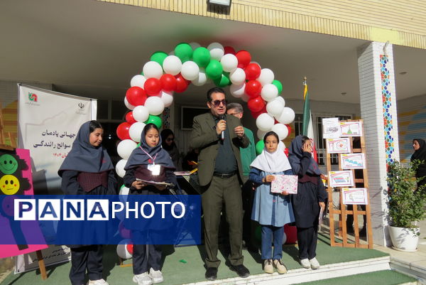 برنامه زنگ ایمنی و ترافیک در مدرسه شهدا فرهنگی دخترانه 