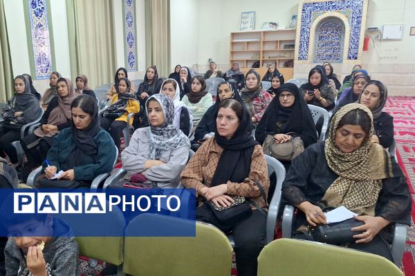 دومین جلسه آموزش خانواده در دبیرستان پویش