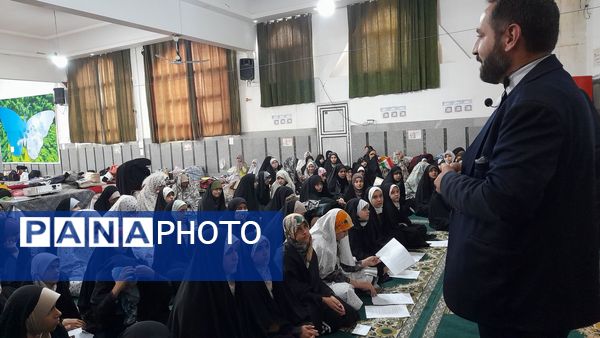 پرسش وپاسخ کارشناس قرآن، عترت و نماز در جمع معتکفین مسجد فاطمیه گنبد سبز نیشابور