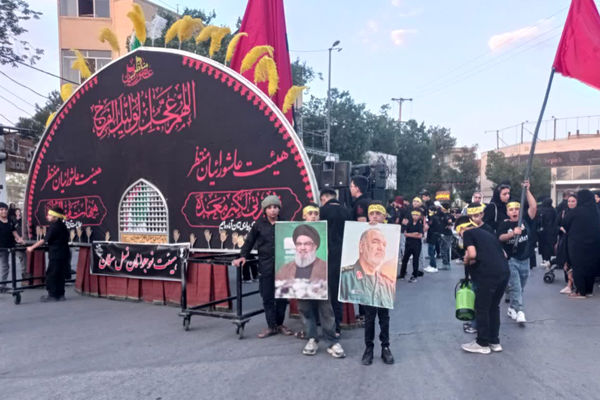 نوجوانان شهرستان  آباده در سوگ حضرت علی اکبر(ع)