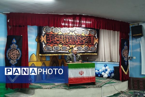 گردهمایی انجمن شعر و ادب فرهنگیان در دبستان طالقانی ناحیه دو شهرری 