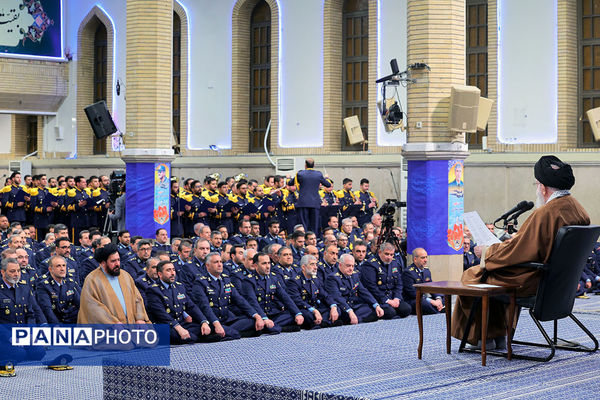 دیدار جمعی از فرماندهان نیروی هوایی و پدافند هوایی ارتش جمهوری اسلامی ایران با مقام معظم رهبری